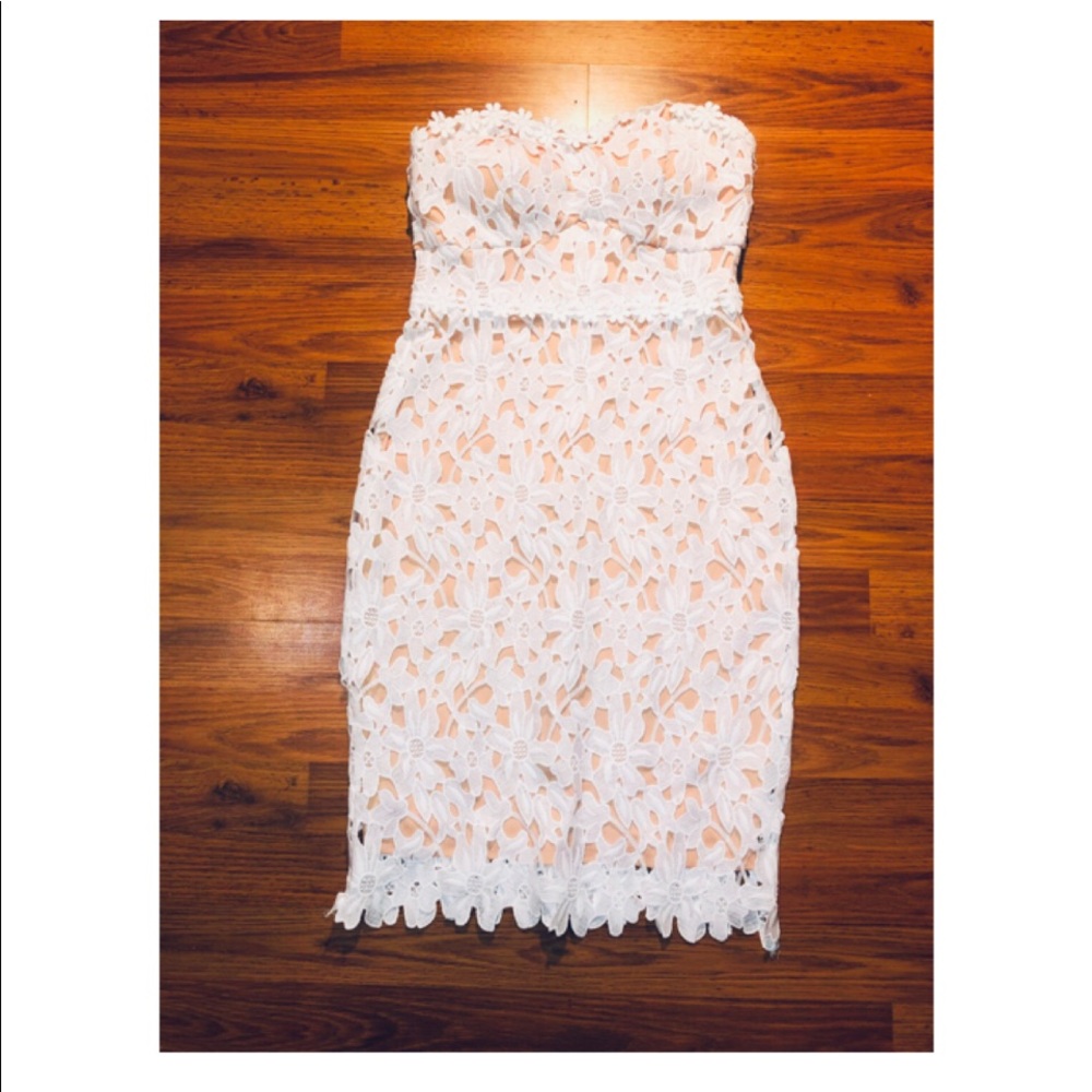 NWOT lulus white lace strapless bodycon dress